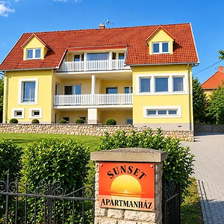 Sunset Apartmanhaz Pensjonat 3*